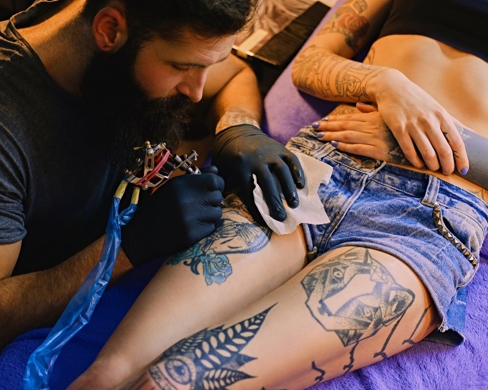 bein tattoo frau