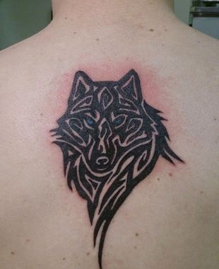 rücken tattoo männer