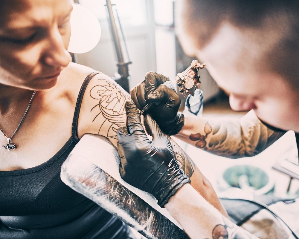 tattoo schulter mann klein