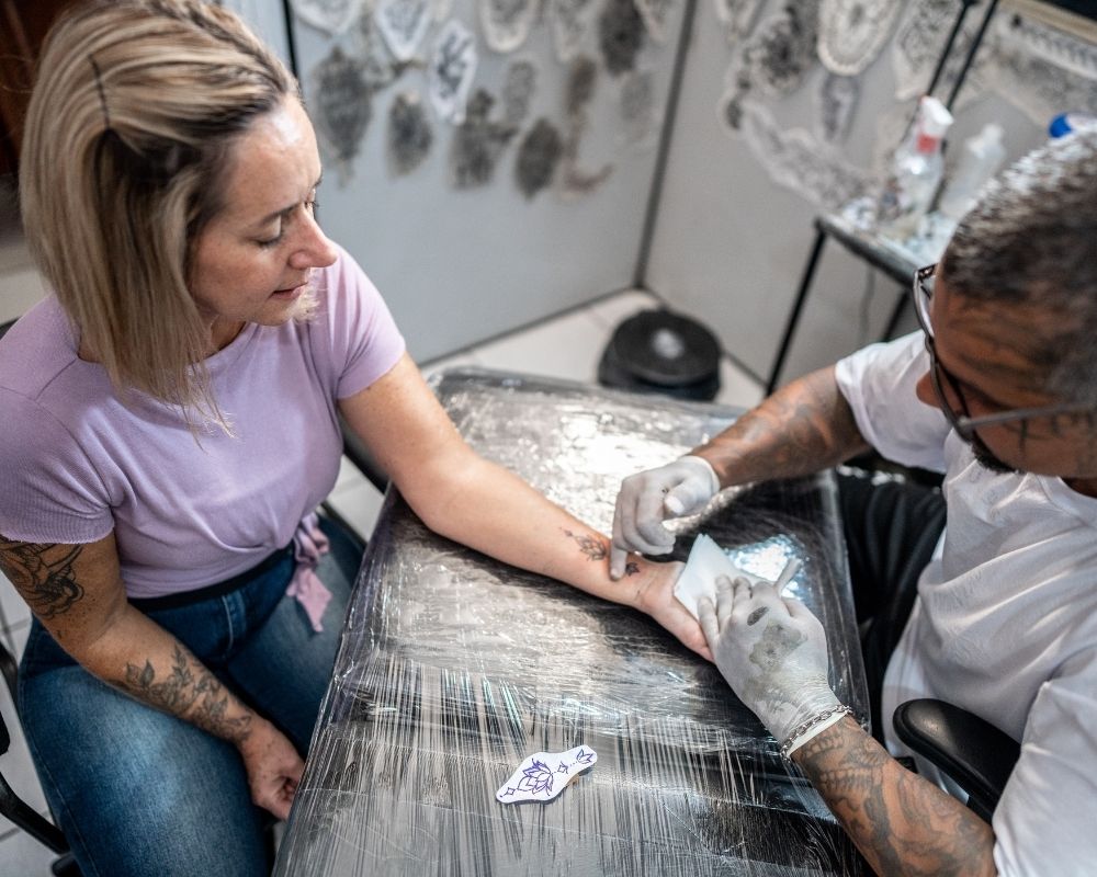 tattoos arm frauen