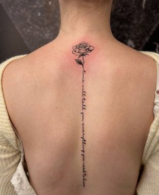 rücken tattoo frauen