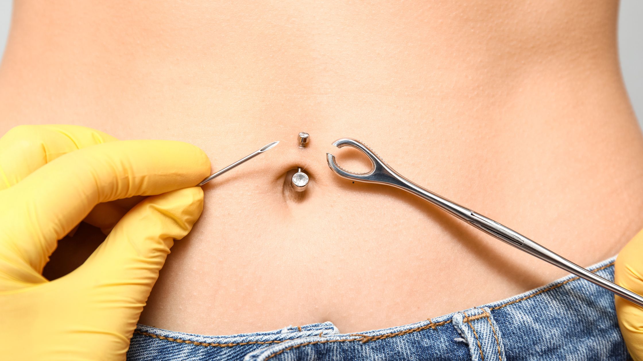 Bauchnabelpiercing